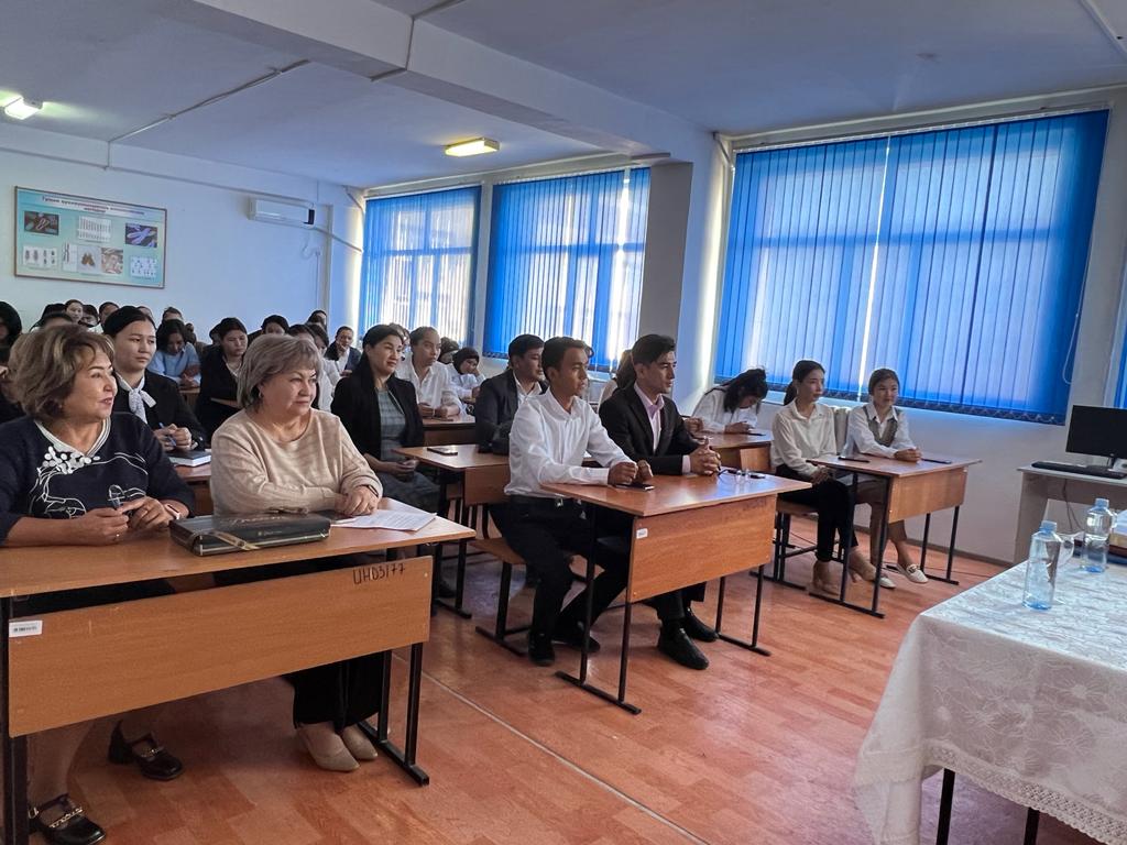 06.10.2022г. В 330 аудиториях, организованных кафедрами «Педагогика» и «Химия и биология» проведен очередной научный семинар на тему «Жертвы репрессий: Абубакир Сандасбайулы и Нурбиби Абубакиркызы». 