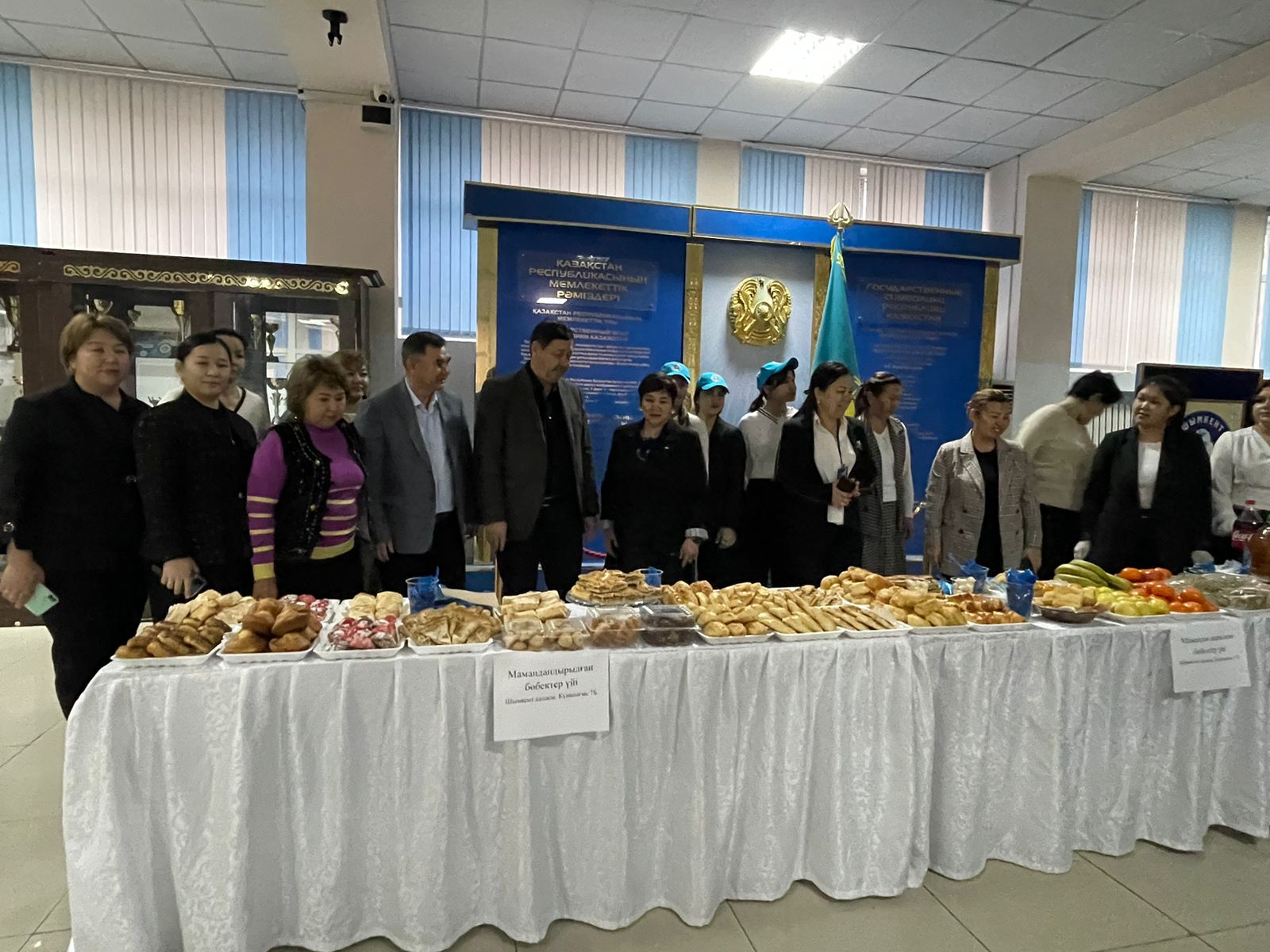 Шымкент университетінің ұжымымен бірге қайырымдылық жәрменке ұйымдастырылды