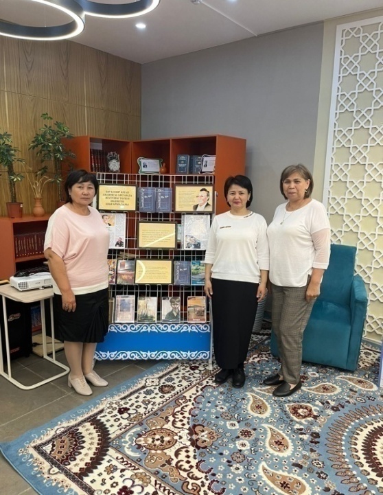 «Одна страна, одна книга» (из рассказа Толена Абдика «Правая рука»)