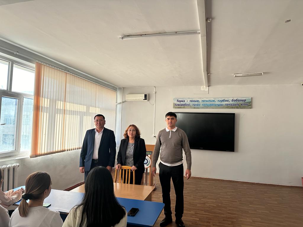Шымкент  университетінің  білім алушыларымен  «Адалдық сағаты»  өтті